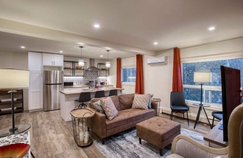 Lincoln House | Perfect Getaway in Niagara Benchlands Wine Countrynn