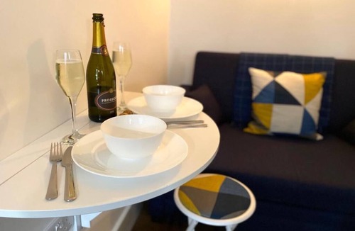 Brighton City Centre Apartment | Pet friendly and central Laines location, 1 minute from station