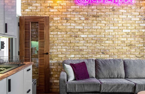 Kemptown Apartment | Pierview Pad - Party Pad that Sleeps 14 in Central Brighton - on the beach!