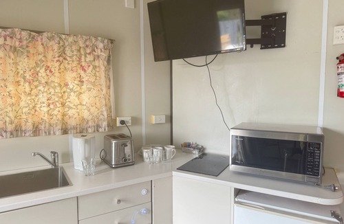 Kaiapoi Hotel | Pine Lake View Lodge