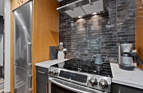 Edwards Condo | Pinecone Lodge - walk to ski lift, hot tub, modern, fireplace
