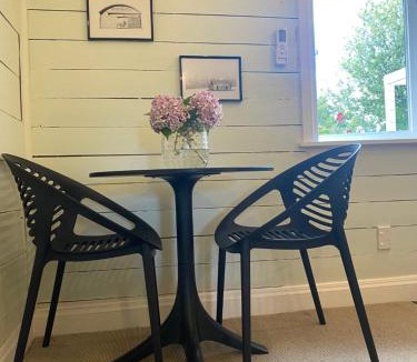 Greytown House | Pinegrove Cottage - Greytown Getaway
