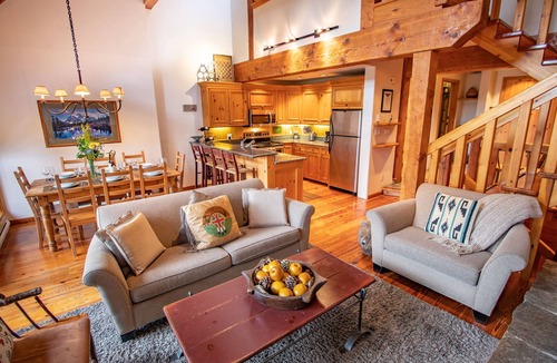 Upper Village House | Pinnacle Ridge 37 – Ski in Ski out, Private Hot Tub, Wood Fireplace
