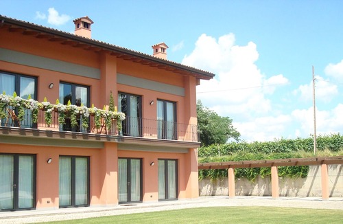 Torbiato di Adro House | Pinot Nero - Franciacorta apartment with swimming pool
