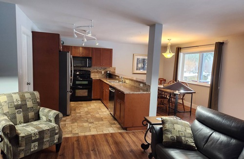 Duncan House | Planning a Golf or Winery Tour? SxS or MTB adventure? Working out of Town?