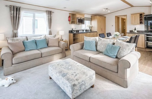 Sandown Cottage | Platinum Collection - 3 - UK51704