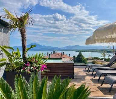 Peschiera del Garda House | Plaza Lago di Garda Rooms - Rooftop, Lakeview & Jacuzzi