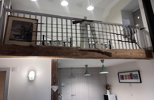 Newport House | Poachers Hut 1-bed Cottage, Sleeps 2, Pet Friendly