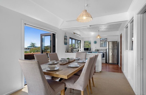 Clifton House | Pohara Beach Escape - Pohara Beach Holiday Home