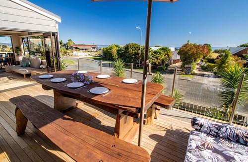 Clifton House | Pohara Beach Escape - Pohara Beach Holiday Home