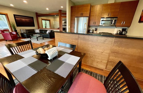 Otter Point Apartment | Points West Oceanfront Resort 1 Bed Ocean Point Suite A