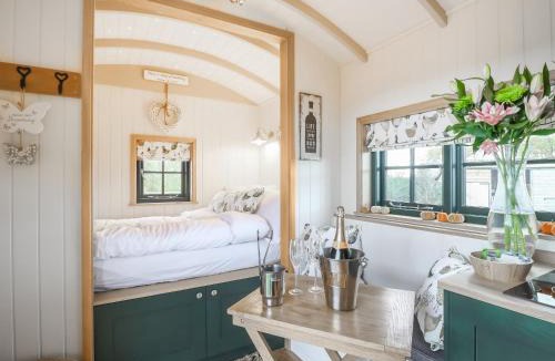 Redmile House | Poppie's Shepherd Hut - Uk50227