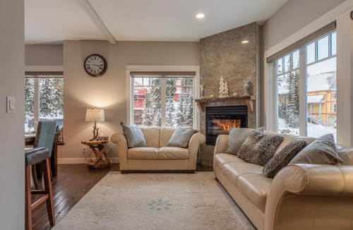Silver Star Mountain Ski Chalet | Powder Peak