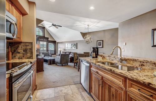 Breckenridge Condo | Premier 2Br Condo at the Base of Peak 7 by RedAwning