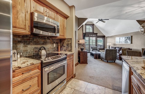 Breckenridge Condo | Premier 2Br Condo at the Base of Peak 7 by RedAwning