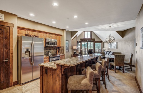 Breckenridge Condo | Premier 2Br Condo at the Base of Peak 7 by RedAwning