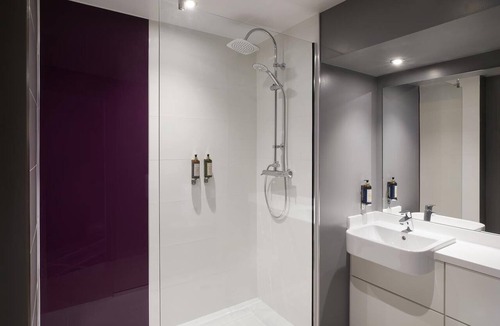 Havering Hotel | Premier Inn London Romford Town Centre