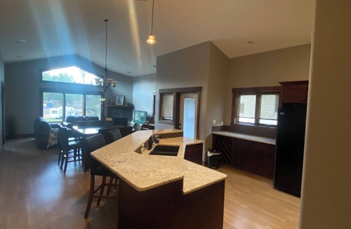 East Kootenay House | Prestige Family Home in Radium Hot Springs