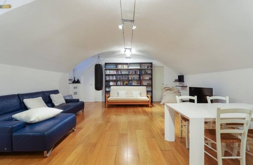 Ticinese Apartment | Prestigious loft in old Milanese courtyard with large kitchen and ultrafast WiFi