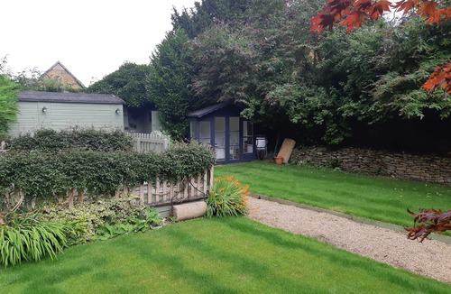 Oakham Cottage | Pretty Georgian cottage with large private walled garden