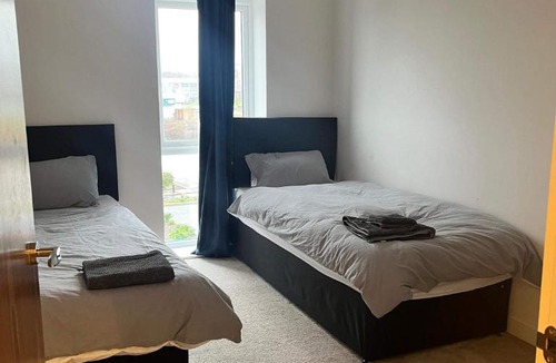 West Thurrock Apartment | Prime Location - Apt - Stay 4 - Lakeside - Parking