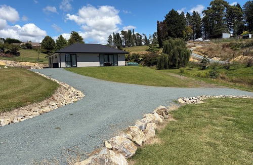 Redwood Valley House | Private attractive single story villa, sleeping 4 people.