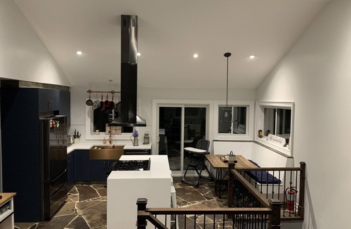 Armour House | Private Beach! Next to major snowmobiling trails!