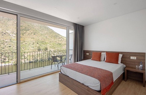 Armamar Resort | Property In A Holiday Village 'Quinta Da Pedra Caldeira I' with Mountain View and Air Conditioning