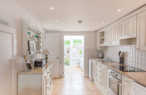 Arundel Cottage | Quaint and charming cottage in Arundel