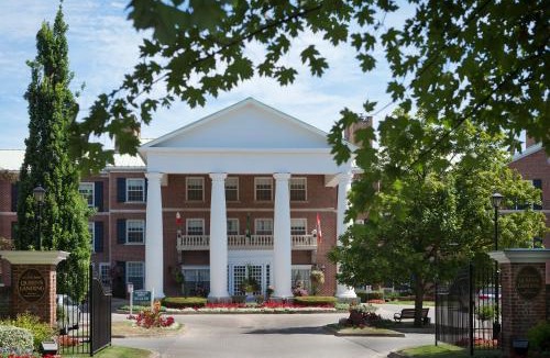Historic Old Town Hotel | Queens Landing