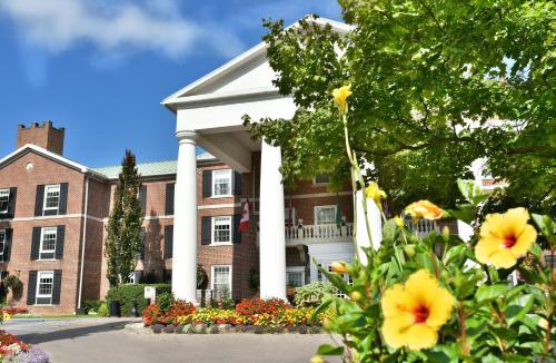 Historic Old Town Hotel | Queens Landing