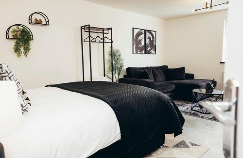 Barrow-on-Trent Apartment | Queensferry Collection - Residence 2