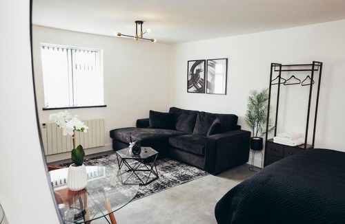 Barrow-on-Trent Apartment | Queensferry Collection - Residence 2