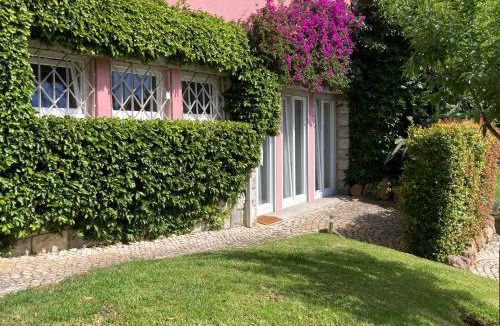 Estoril Apartment | Quiet Studio with garden 8 Min from Beach