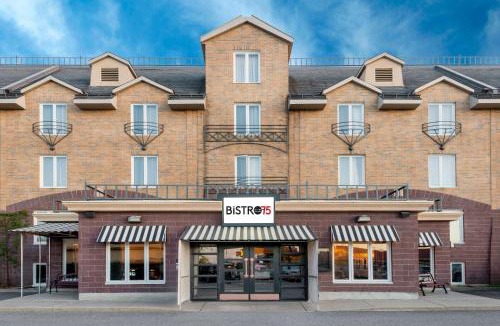 District Saint - Raymond - Vanier Hotel | Ramada Plaza by Wyndham Gatineau/Manoir du Casino