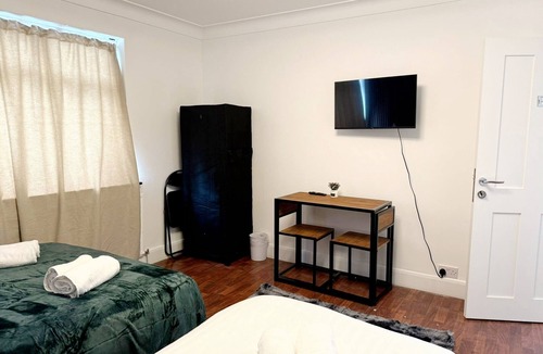 Dudden Hill Hotel | RE-1st Floor Quad Room in Wembley!