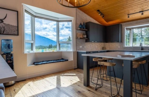 East Kootenay House | ReimagineRanch Mountain Acreage