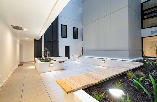 Newton Apartment | Relaxing City Center Studio Close to Queen St