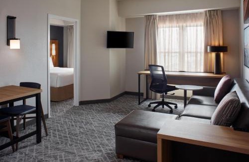Northeast Mississauga Hotel | Residence Inn by Marriott Mississauga-Airport Corporate Centre West
