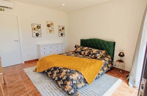Fundao House | Retreat in Beira Interior, private outdoor jacuzzi, AC and breakfast!