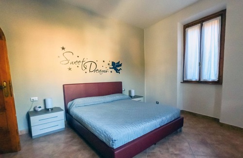 Azzano Apartment | Rita's Window: one bedroom apartment Lake view and 20 meters from lake access.