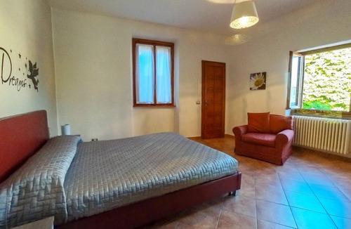 Azzano Apartment | Rita's Window: one bedroom apartment Lake view and 20 meters from lake access.