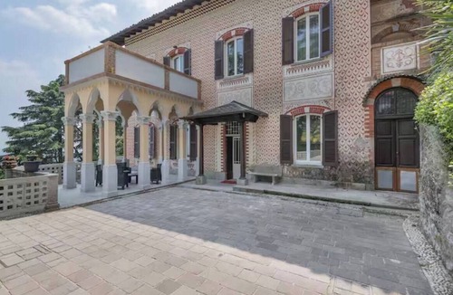 Albavilla Apartment | Riva Apartment - Historic Villa, Lake Como