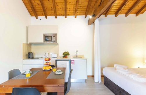 Lanhelas Villa | River Beach Loft · Bob Dylan at the Watermill