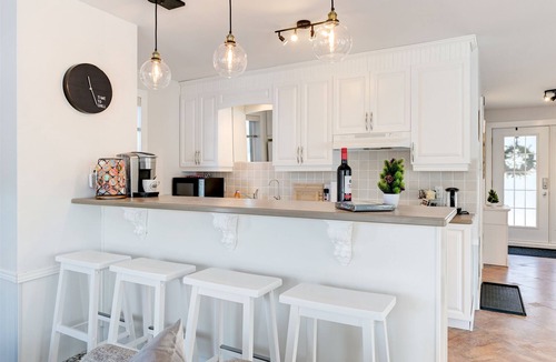 Saint-Andre-d'Argenteuil House | Riverwood Cottage - Your Cozy Riverside Escape w/SPA, Pool Table & Dock Access