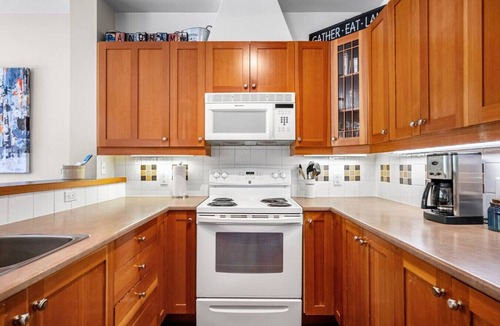 East Kootenay Apartment | Riverbend Retreat | Hot Tub | Pools | Pets | Creek
