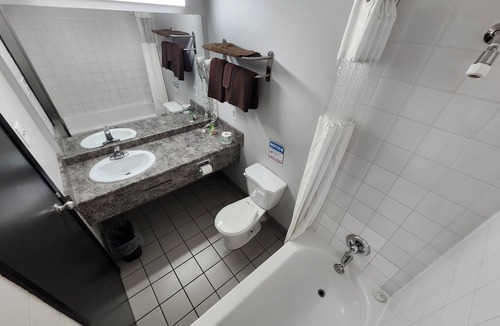 North Industrial Hotel | Riviera Motor Inn