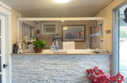 Cache Creek Hotel | Robbie's Motel