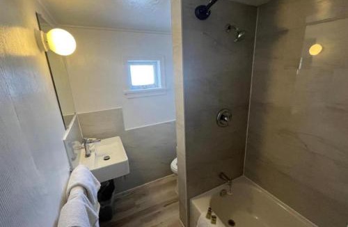 Cache Creek Hotel | Robbie's Motel