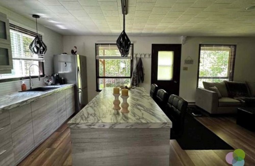 Saint-Magloire Ski Chalet | Romantic Escape with Spa - Eau Petit Chalet